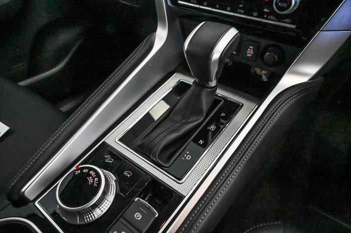 2024 Mitsubishi Pajero Sport GLS