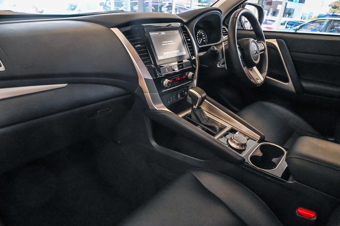 2024 Mitsubishi Pajero Sport GLS