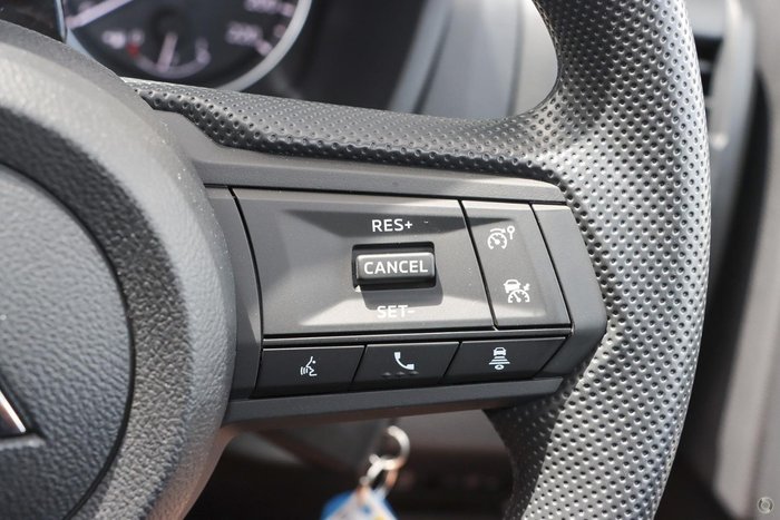 2025 Mitsubishi Triton GLX+