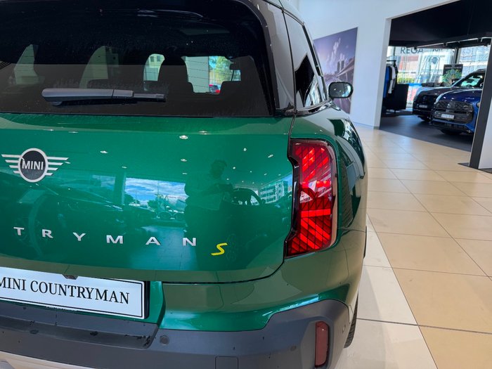 2024 MINI Countryman SE Favoured