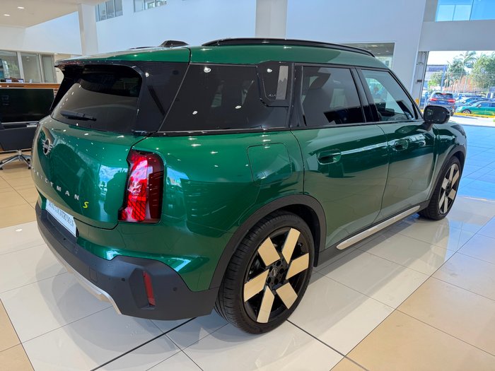 2024 MINI Countryman SE Favoured