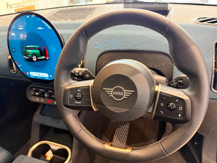 2024 MINI Countryman SE Favoured