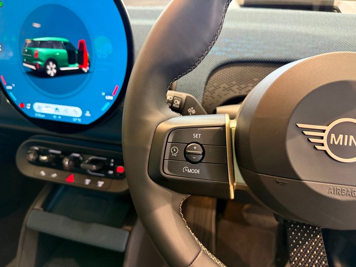 2024 MINI Countryman SE Favoured