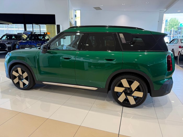 2024 MINI Countryman SE Favoured