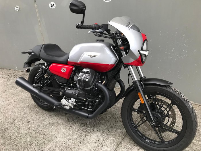 2025 Moto Guzzi V7 Stone Corsa