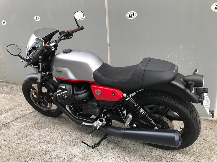 2025 Moto Guzzi V7 Stone Corsa