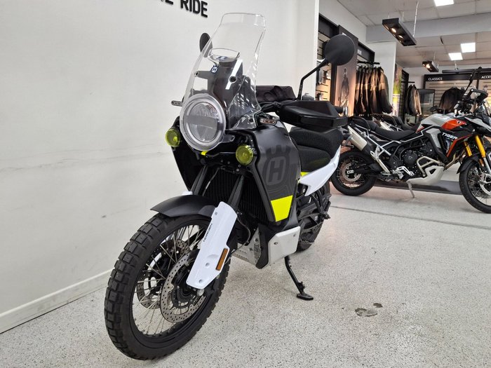 2022 HUSQVARNA NORDEN 901 Blue