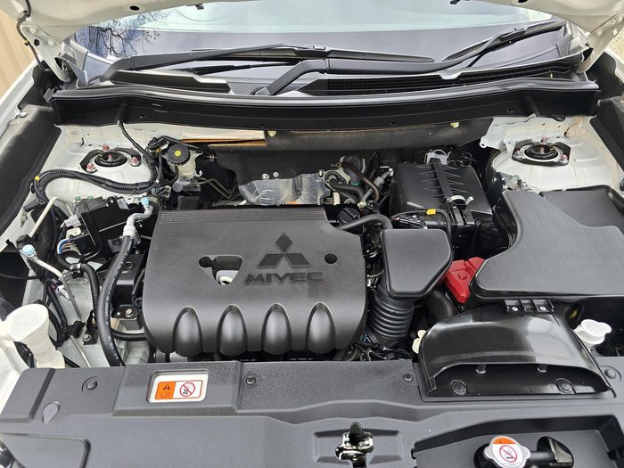 2021 Mitsubishi Outlander ES