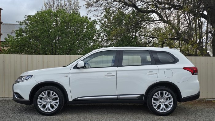 2021 Mitsubishi Outlander ES