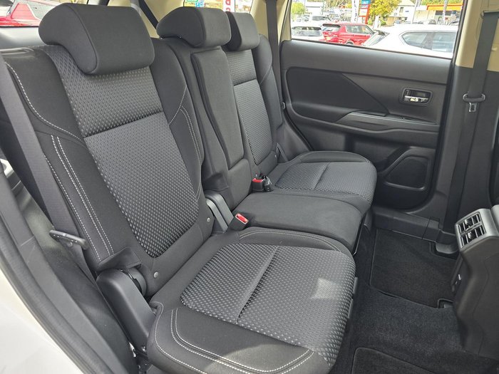 2021 Mitsubishi Outlander ES