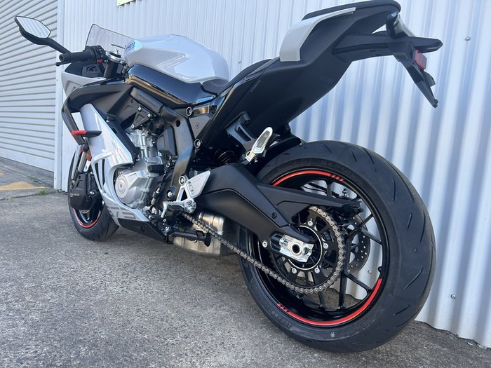 CFMOTO 675SR-R ROAD GREY