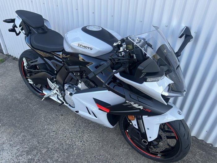 CFMOTO 675SR-R ROAD GREY