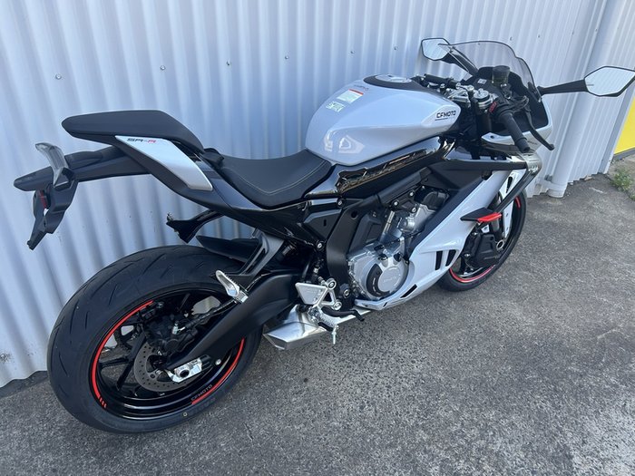 CFMOTO 675SR-R ROAD GREY