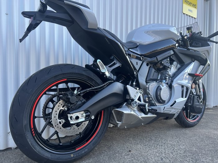 CFMOTO 675SR-R ROAD GREY