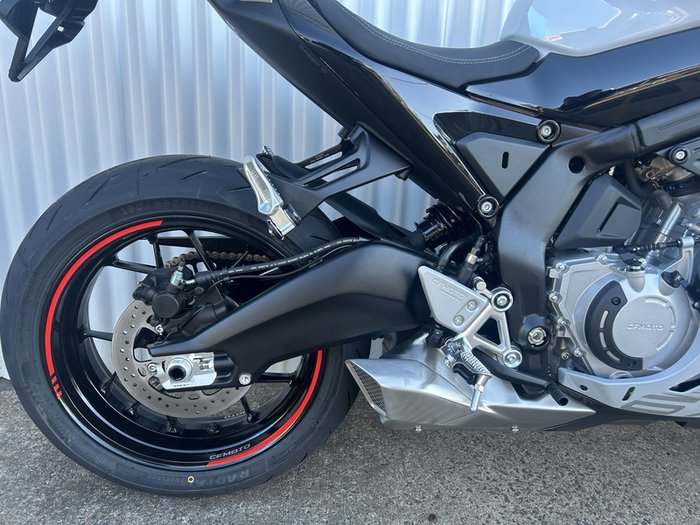 CFMOTO 675SR-R ROAD GREY