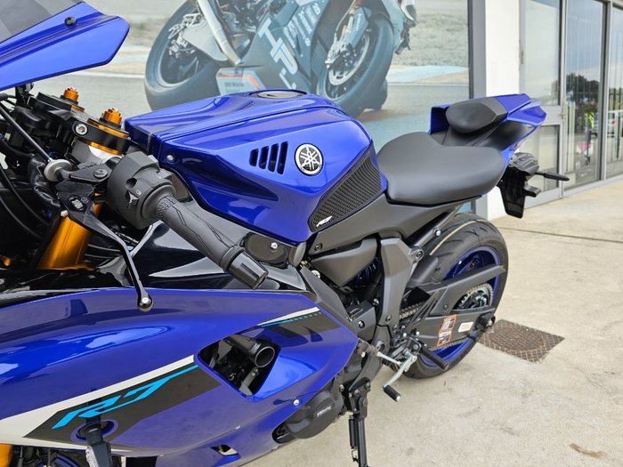 2025 Yamaha YZF-R7LAR Blue