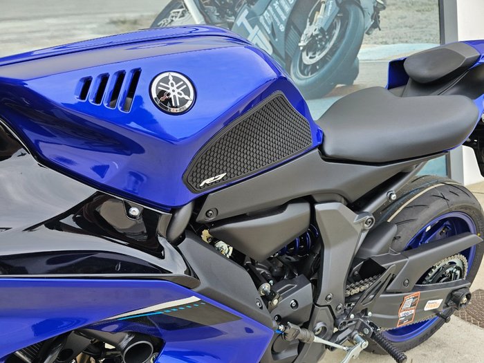 2025 Yamaha YZF-R7LAR Blue