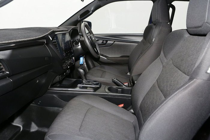 2024 Isuzu D-MAX LS-M