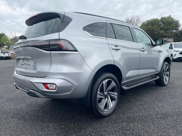 2025 Isuzu MU-X LS-T