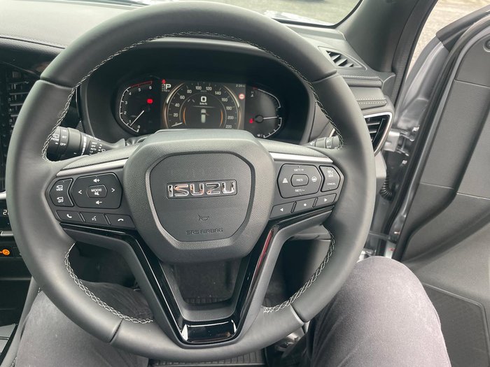 2025 Isuzu MU-X LS-T