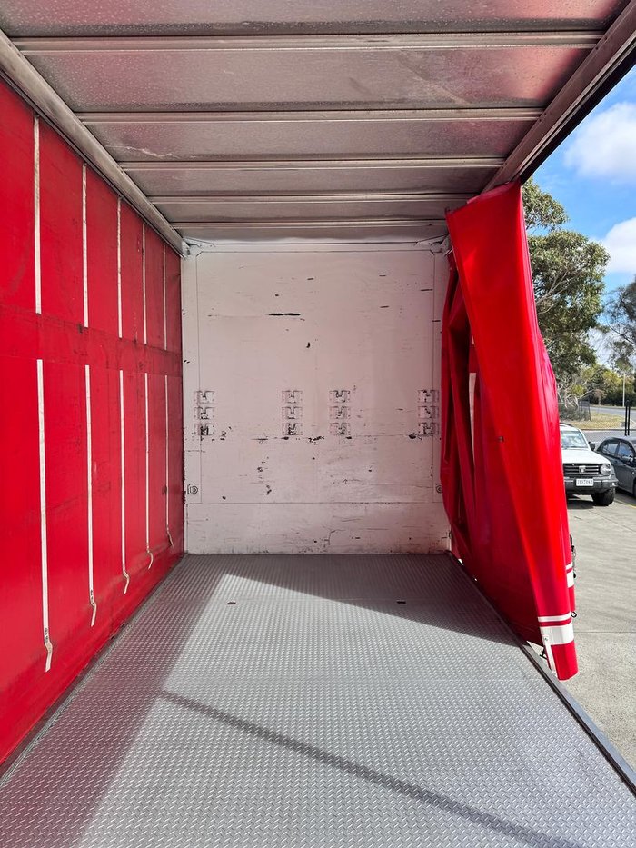 2005 Krueger St3 12 Pallet A Sd (7,325) Inside