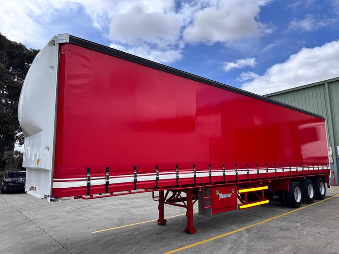 2009 Vawdrey 22 Pallet Sd Curtain R/T, Fork Lift, Safety Kick Up Rails