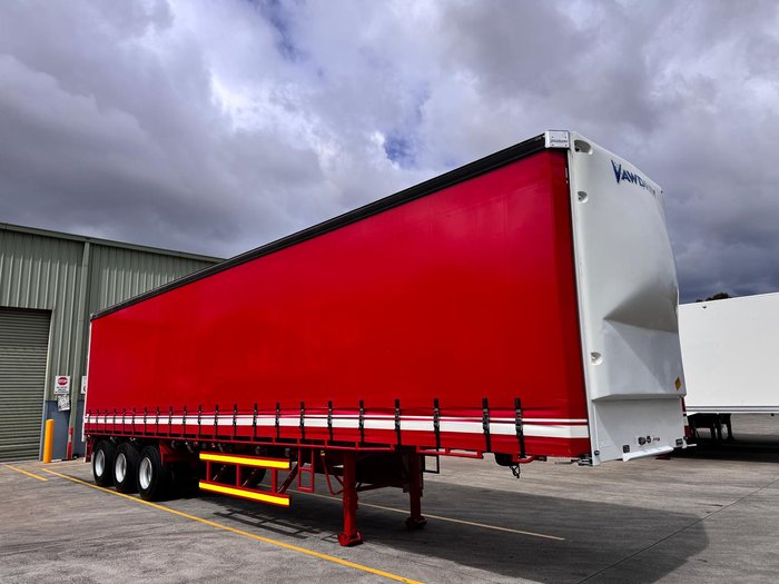 2009 Vawdrey 22 Pallet Sd Curtain R/T, Fork Lift, Safety Kick Up Rails