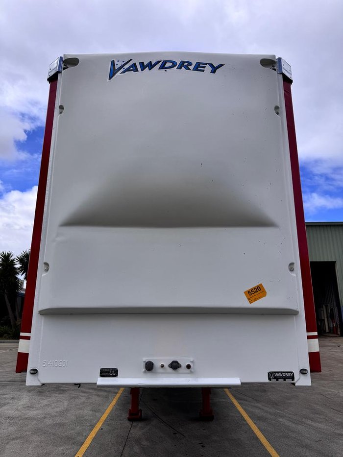 2009 Vawdrey 22 Pallet Sd Curtain R/T, Fork Lift, Safety Kick Up Rails