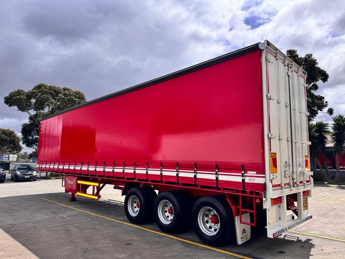 2009 Vawdrey 22 Pallet Sd Curtain R/T, Fork Lift, Safety Kick Up Rails