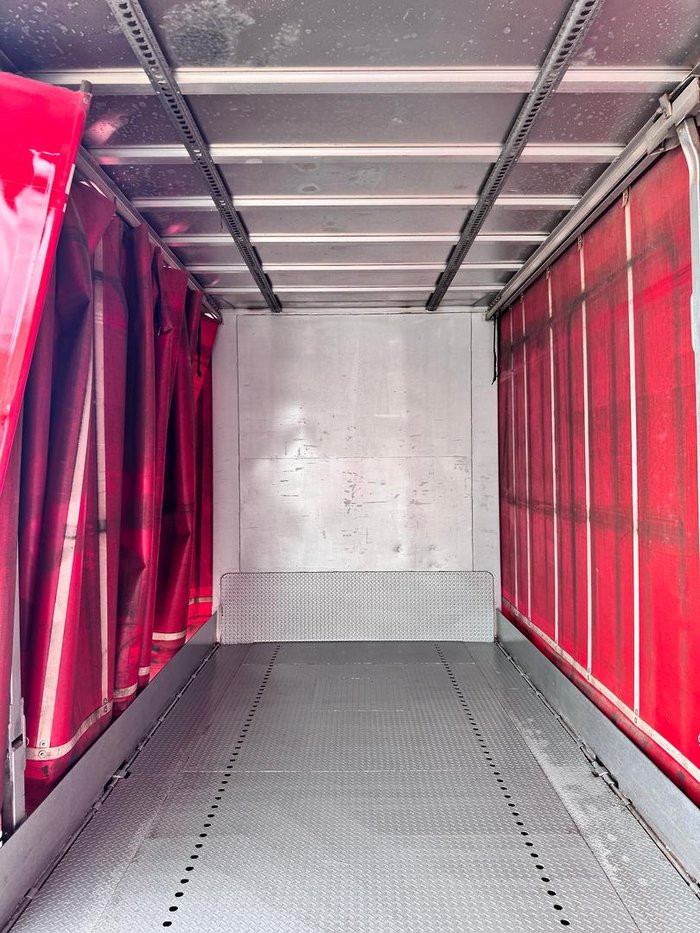 2009 Vawdrey 22 Pallet Sd Curtain R/T, Fork Lift, Safety Kick Up Rails
