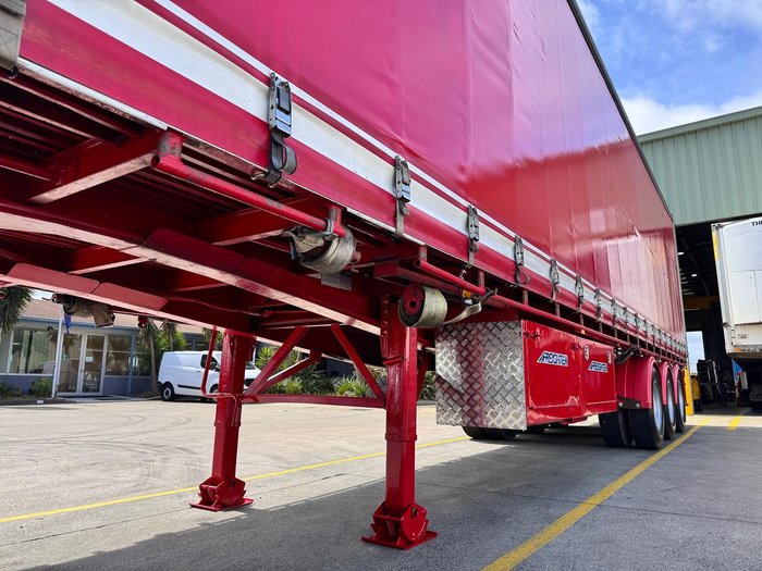 2001 Maxitrans St3 22 Pallet Sd Curtain Sider