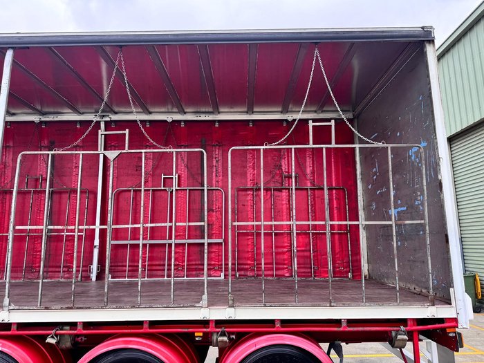 2001 Maxitrans St3 22 Pallet Sd Curtain Sider