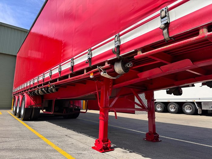 2001 Maxitrans St3 22 Pallet Sd Curtain Sider 
