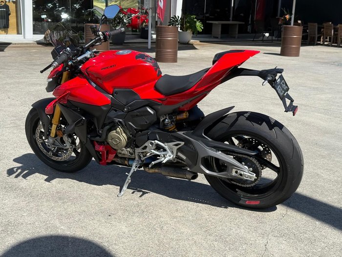 2025 Ducati Streetfighter V4 S Streetfighter Red