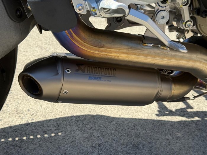 2025 Ducati Streetfighter V4 S Streetfighter Red