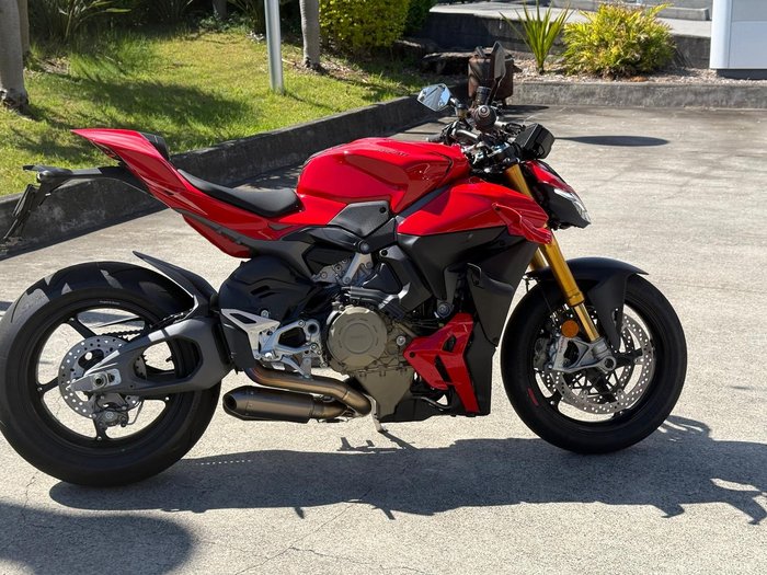 2025 Ducati Streetfighter V4 S Streetfighter Red