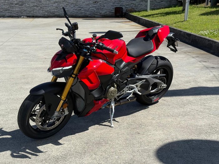 2025 Ducati Streetfighter V4 S Streetfighter Red