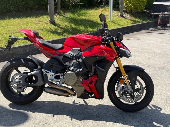 2025 Ducati Streetfighter V4 S Streetfighter Red