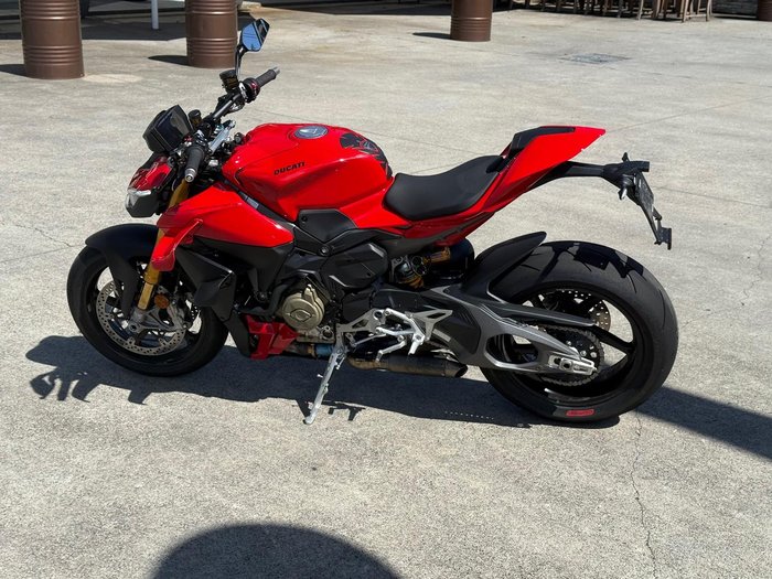2025 Ducati Streetfighter V4 S Streetfighter Red