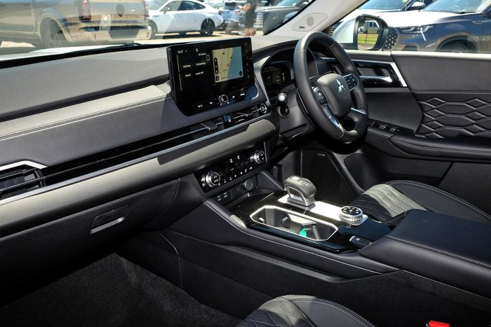 2025 Mitsubishi Outlander Exceed