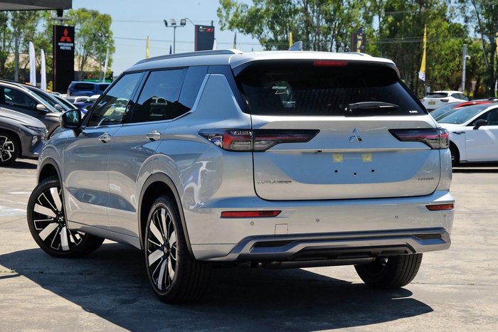 2025 Mitsubishi Outlander Exceed