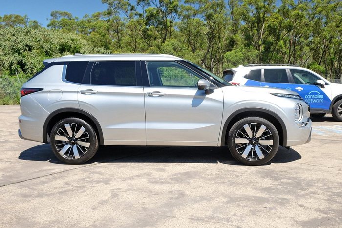 2025 Mitsubishi Outlander Exceed