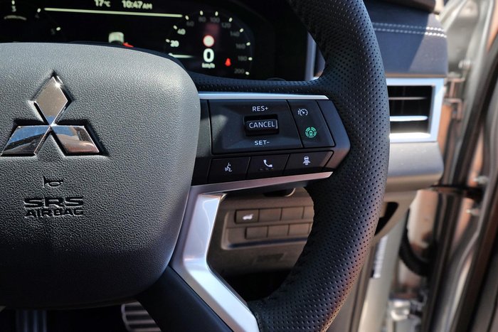 2025 Mitsubishi Outlander Exceed