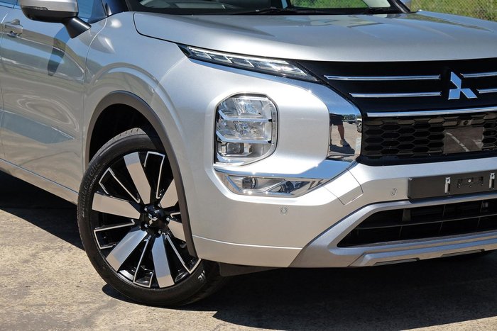 2025 Mitsubishi Outlander Exceed