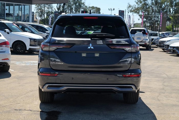 2025 Mitsubishi Outlander Exceed Tourer