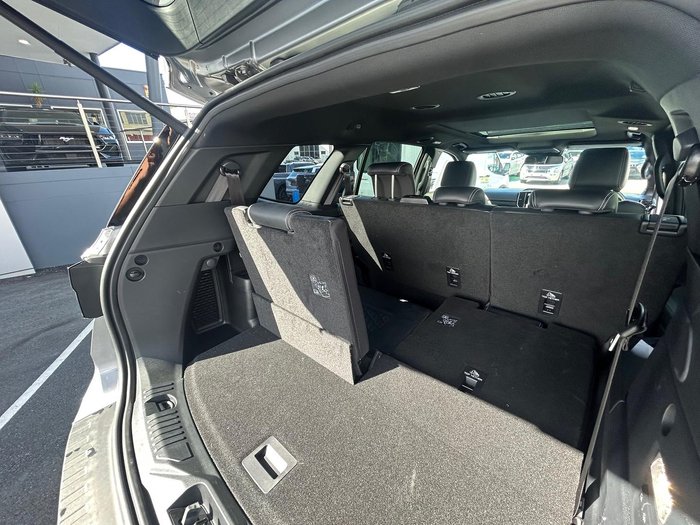 2025 Ford Everest Platinum