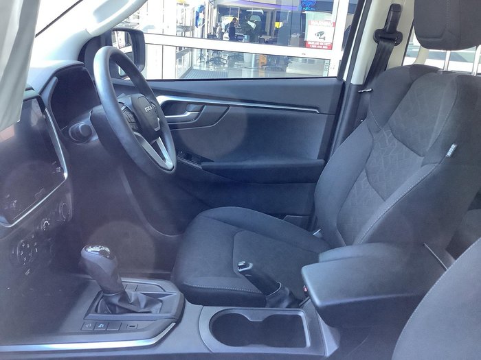 2024 Isuzu D-MAX LS-M