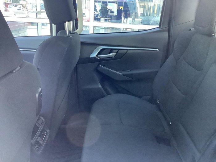 2024 Isuzu D-MAX LS-M