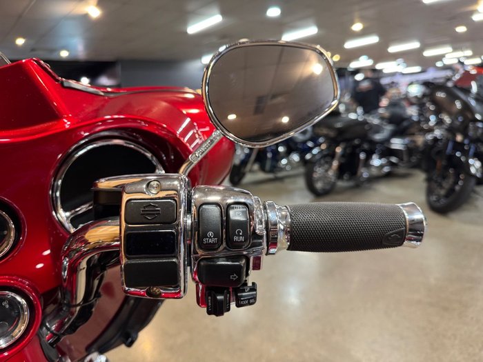 2011 Harley-davidson FLHTCU U/C ELECTRA GLIDE Red