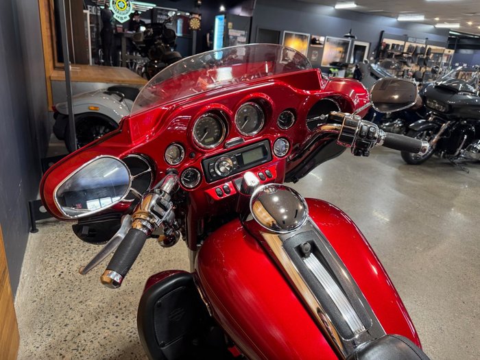 2011 Harley-davidson FLHTCU U/C ELECTRA GLIDE Red